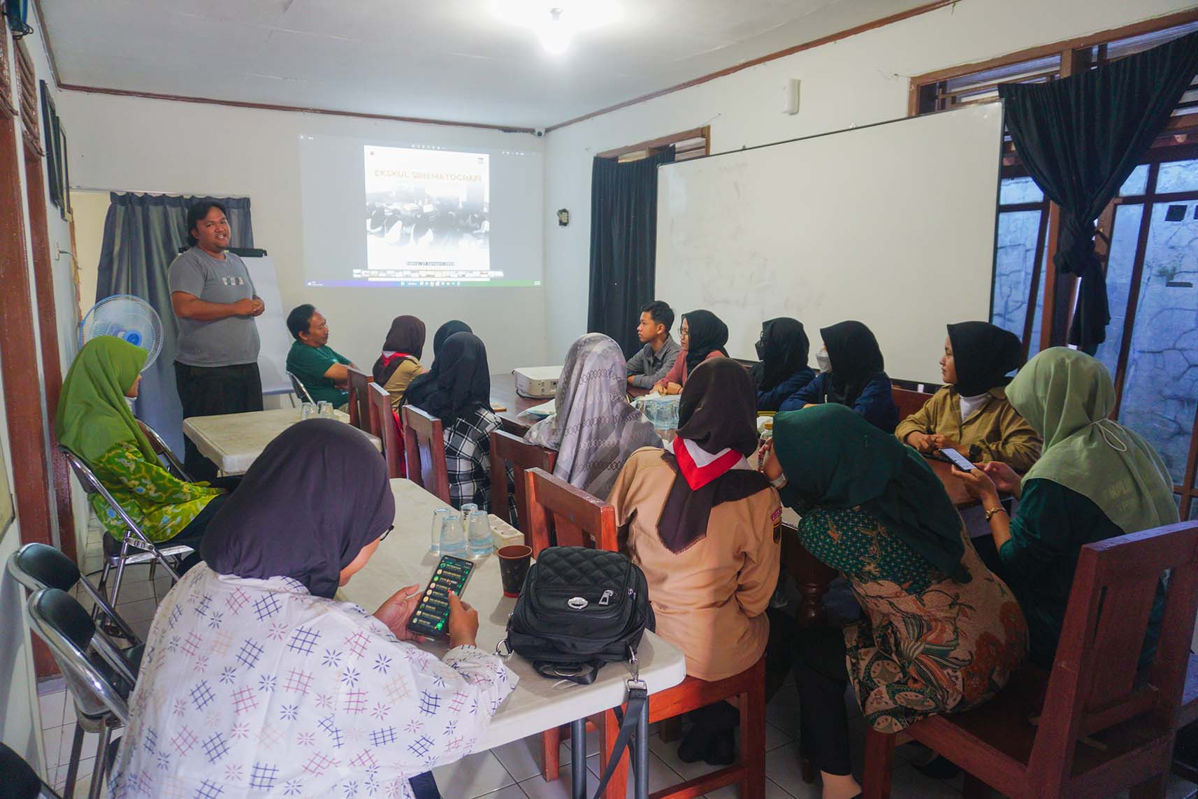 Pelatihan Penulisan Skrip Dokumenter Pelajar Pelatihan Penulisan Skrip Dokumenter Pelajar