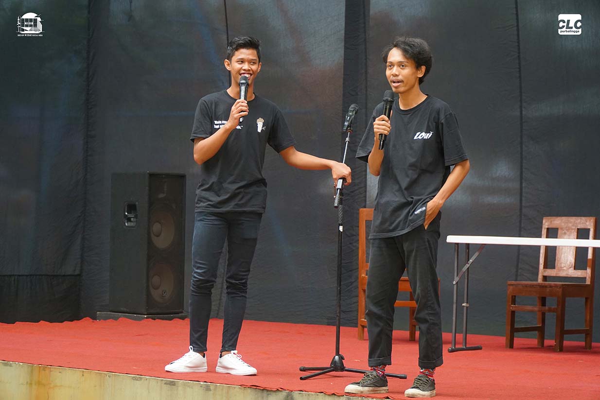 Foto Official 12 copy