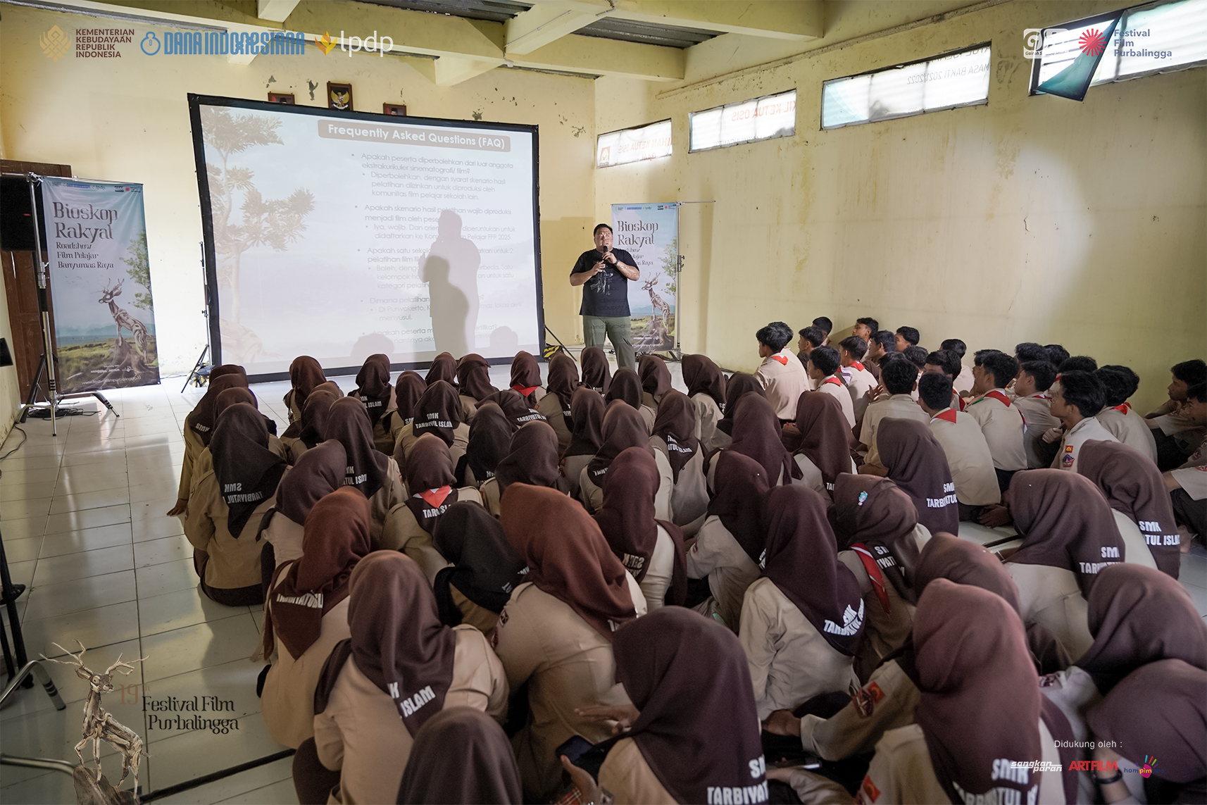 19. Foto Official Bioskop Rakyat SMK Tarbiyatul Islam Kawunganten Cilacap Kompres