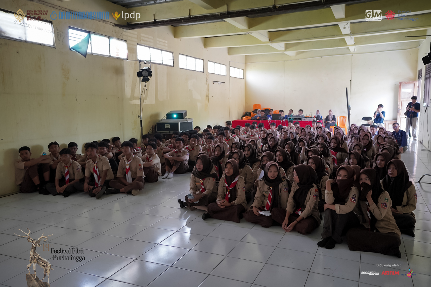 6. Foto Official Bioskop Rakyat SMK Tarbiyatul Islam Kawunganten Cilacap