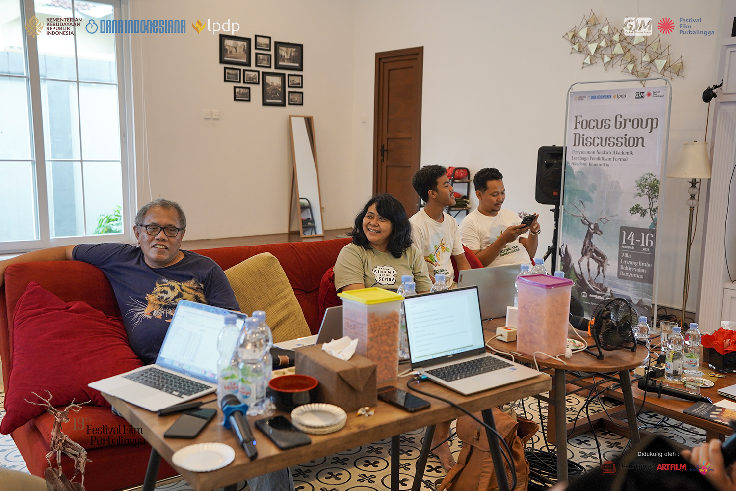 13. Foto Official FGD Penyusunan Naskah Akademik