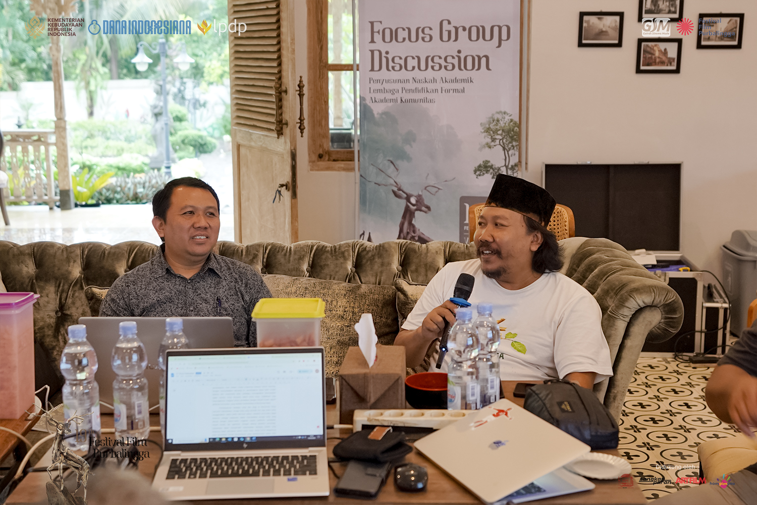 15. Foto Official FGD Penyusunan Naskah Akademik
