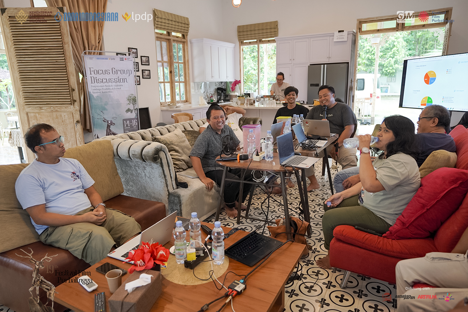 17. Foto Official FGD Penyusunan Naskah Akademik