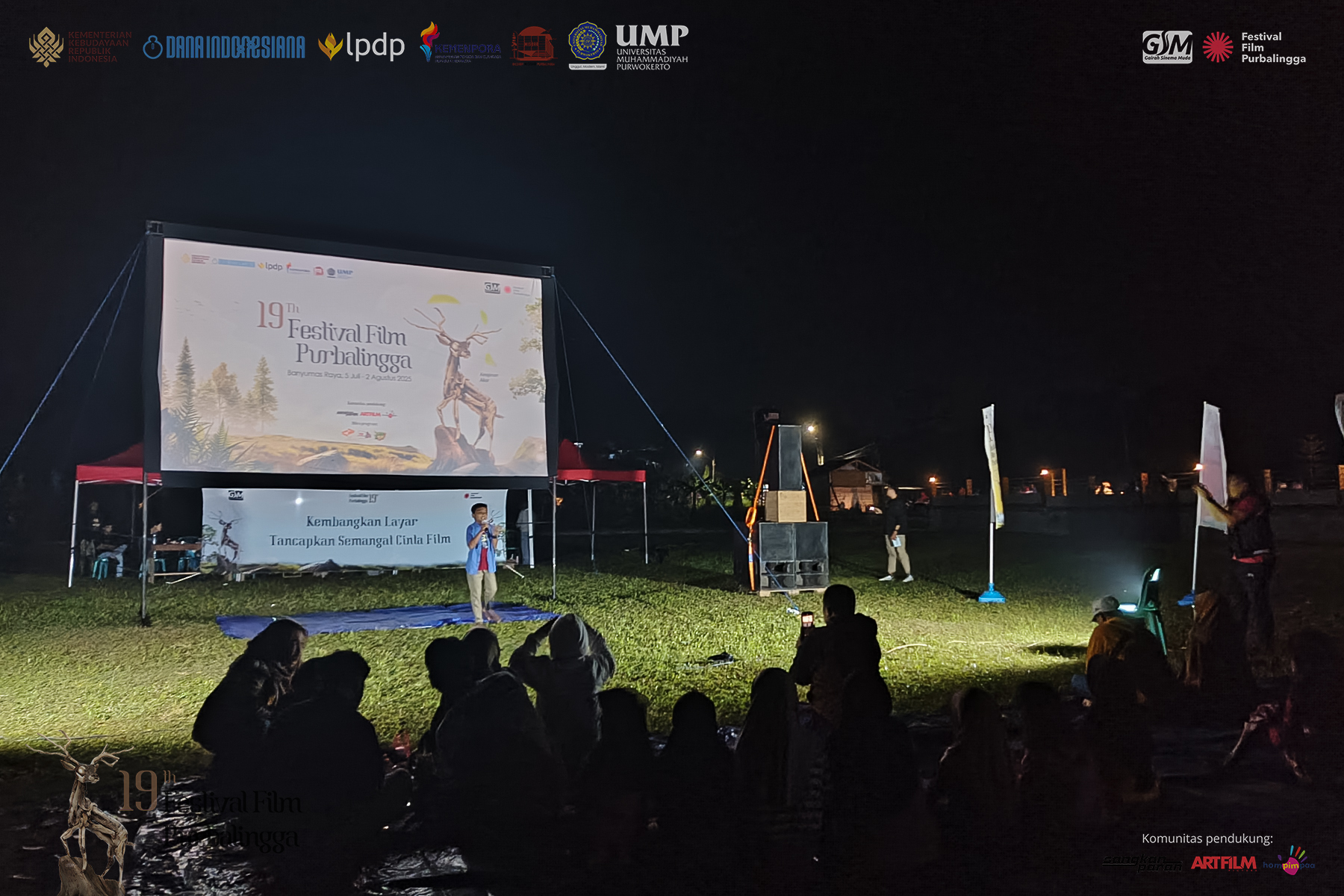 Di Bawah Taburan Bintang, Malam Layar Tanjleb tak Terlupakan