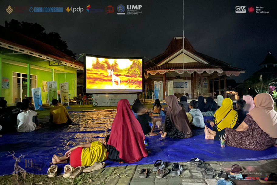 Membangun Ruang Kebersamaan di Bawah Langit Terbuka Membangun Ruang Kebersamaan di Bawah Langit Terbuka